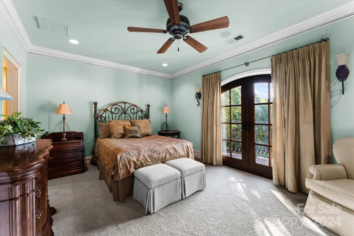 Guest bedroom