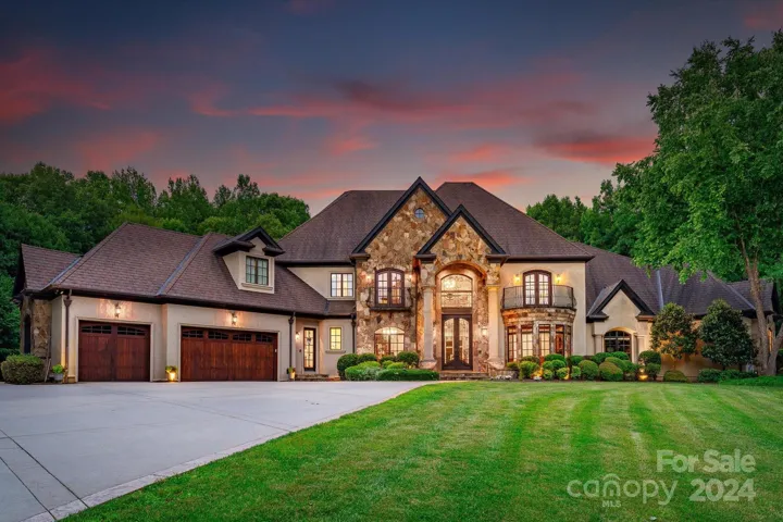 Acreage and privacy in one location