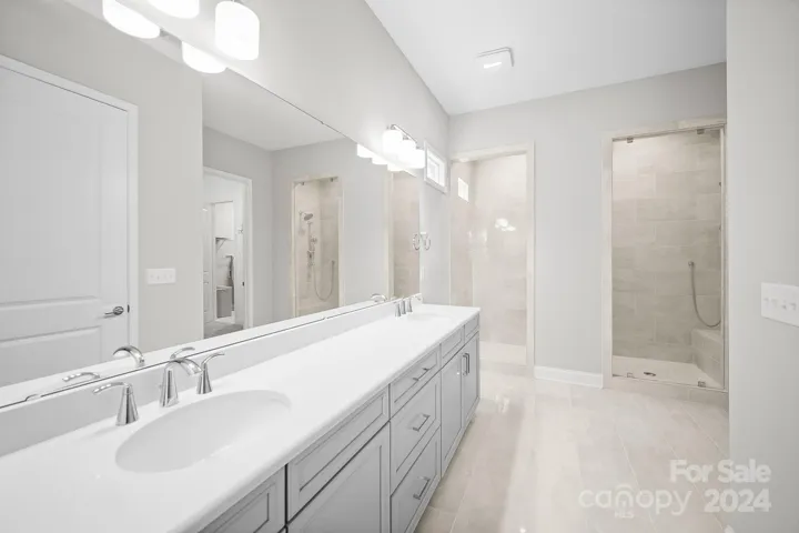 Double Entry Oversized Shower!