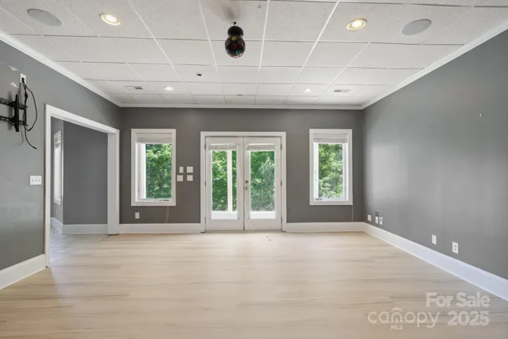 Spacious secondary living space.
