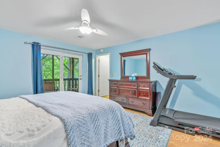 Lower Level Bedroom with Private Screened Porch