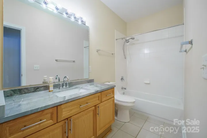 Bathroom with new paint and granite!