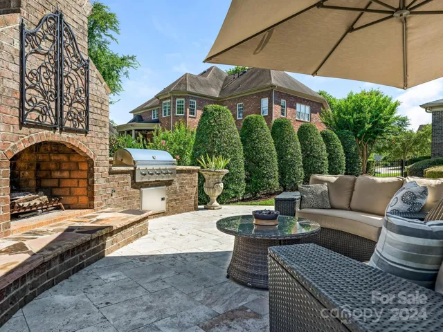 Outdoor Fireplace and Grillig Area