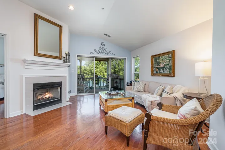 Beautiful and cozy fireplace, and a lake view!