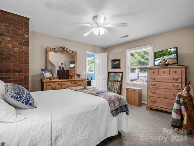 Upstairs Bedroom 1