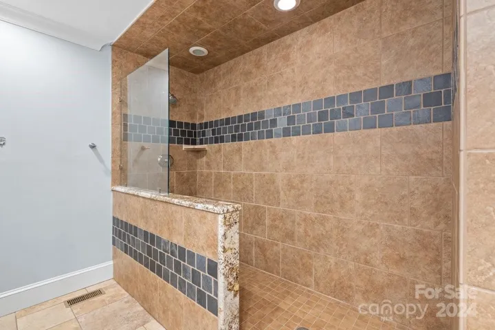 guest shower