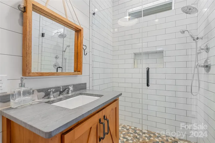 Full bath on main floor with gorgeous finishes.