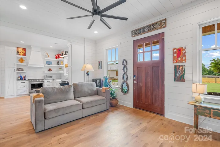 This house is pristine and truly move in ready.