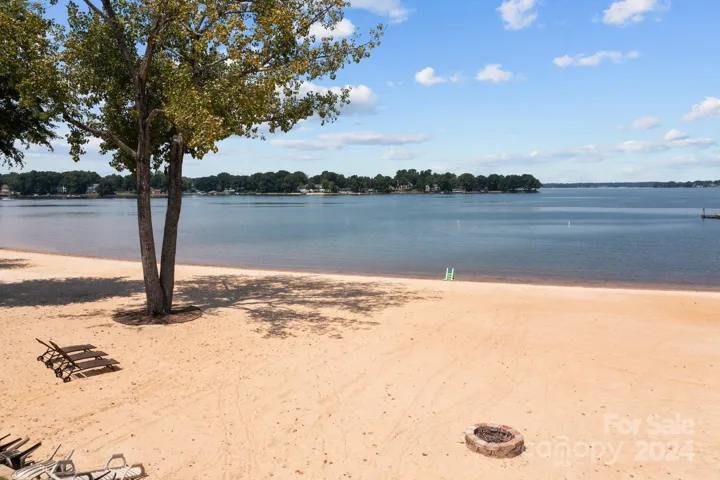 Private beach with fantastic sunset views!!