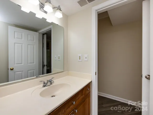 Primary bedroom ensuite