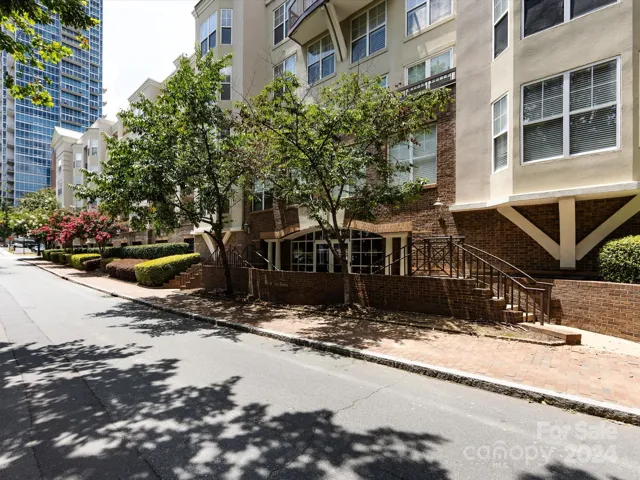 Side exterior view from the corner of N. Pine and W. 7th Streets