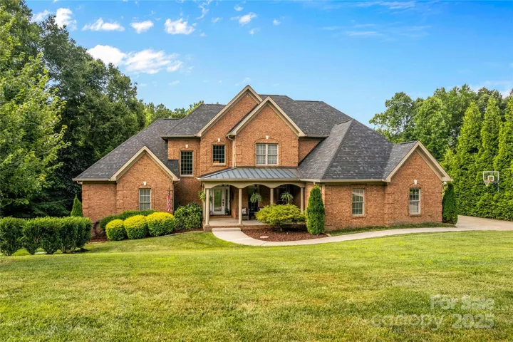 Front of 183 April Lane
