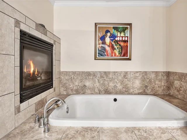 2nd level bath