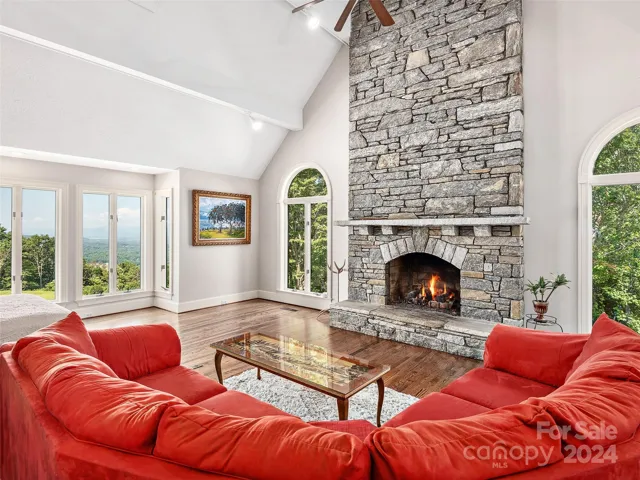 Grand master bdrm or family room