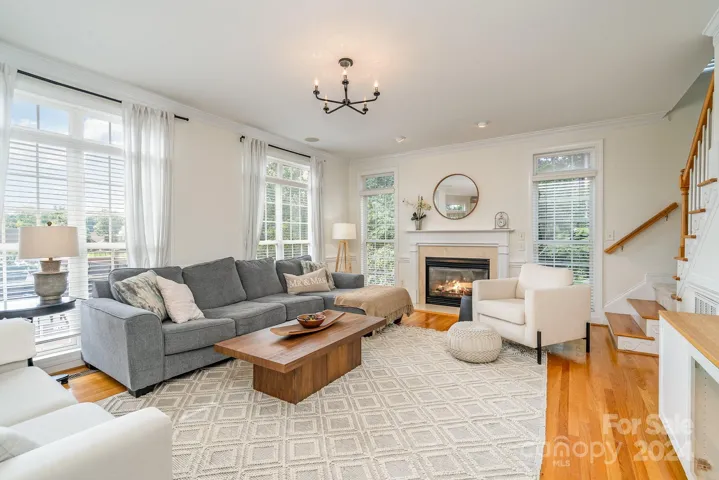 Have a look at these huge windows offering so much natural light and great views!