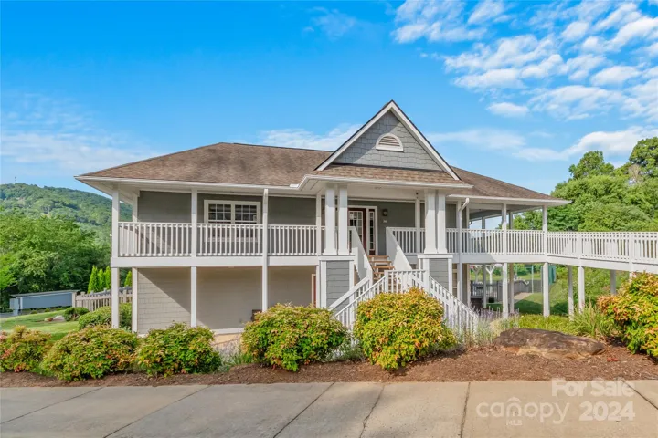 Clubhouse with amenities