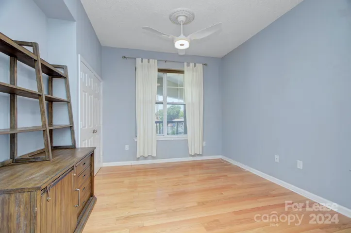 3rd bedroom/Flex room at front of condo