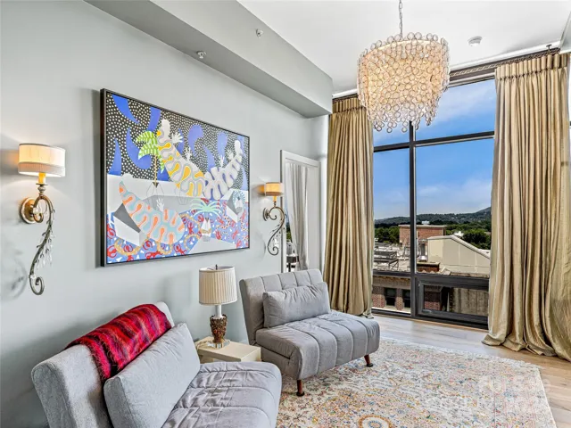 Floor to Ceiling windows