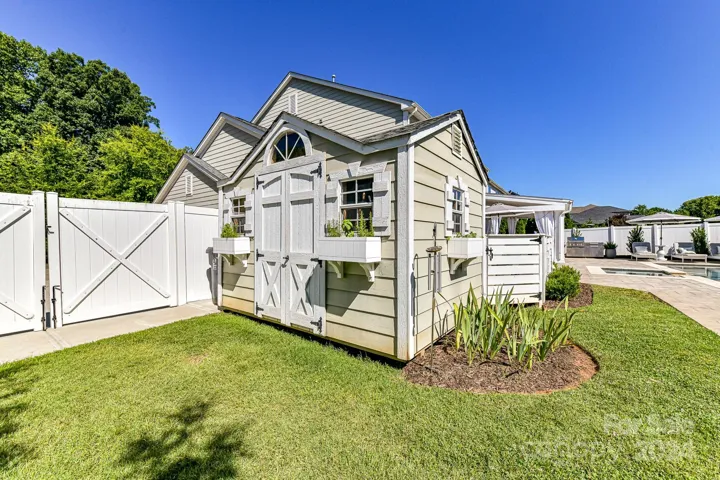 Custom Garden Shed to convey!