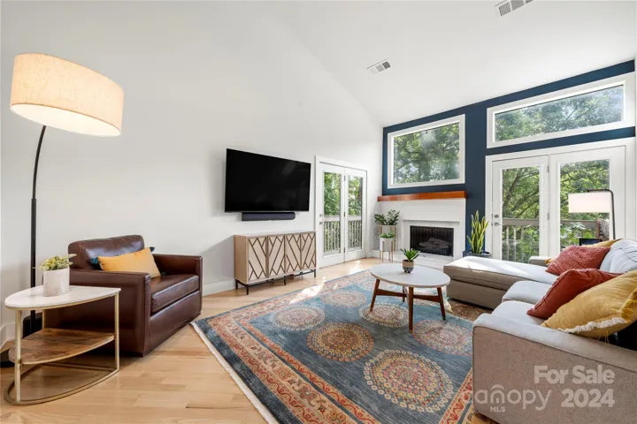 Vaulted ceilings, wonderful natural light