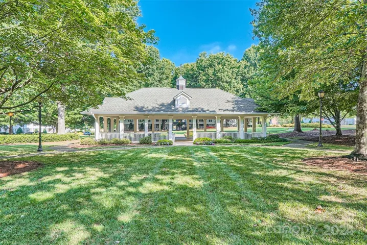 Enjoy Lake Norman lifestyle!