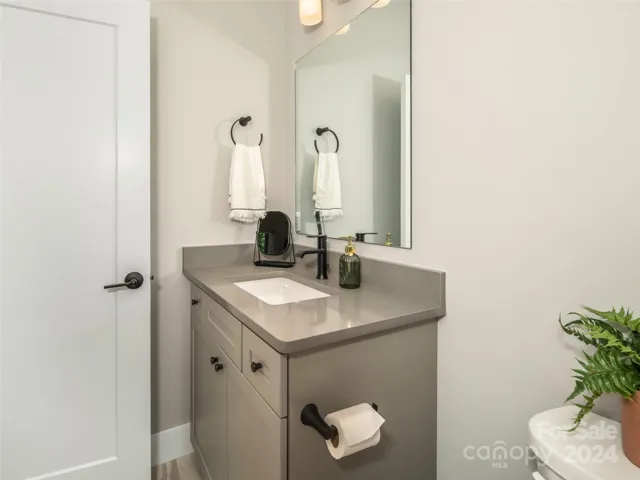 Not pictured is the bathtub/shower.