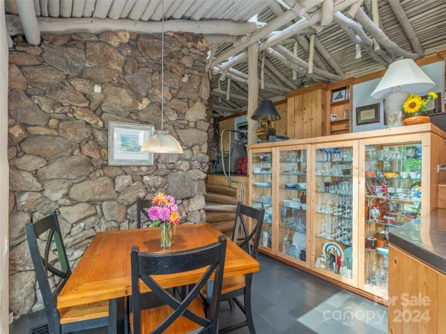 Built-In Cabinets in the Dining Area