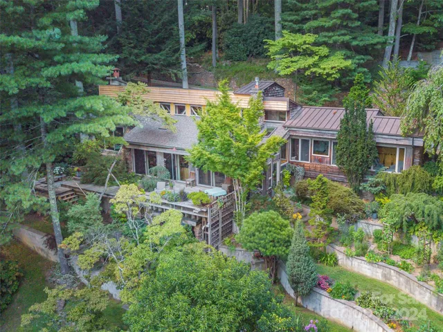 A Unique & Magical Mountain Home