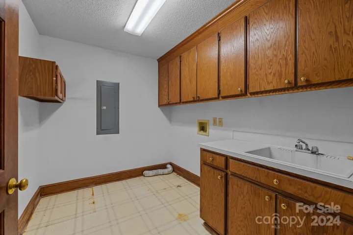 Huge Laundry room off the kitchen.