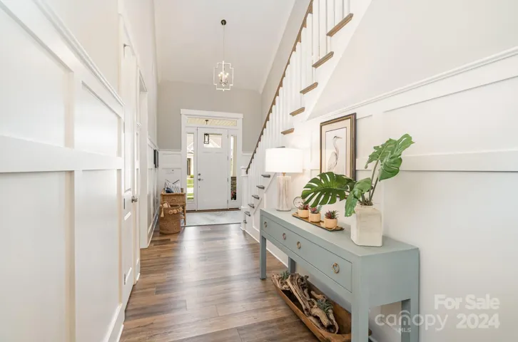 Trim details add so much character and visual interest