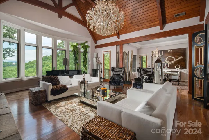 Open and inviting floor plan