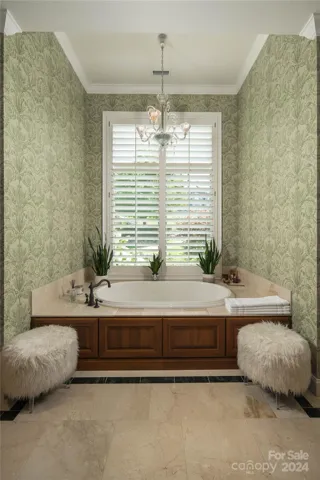 Garden tub, heated floors