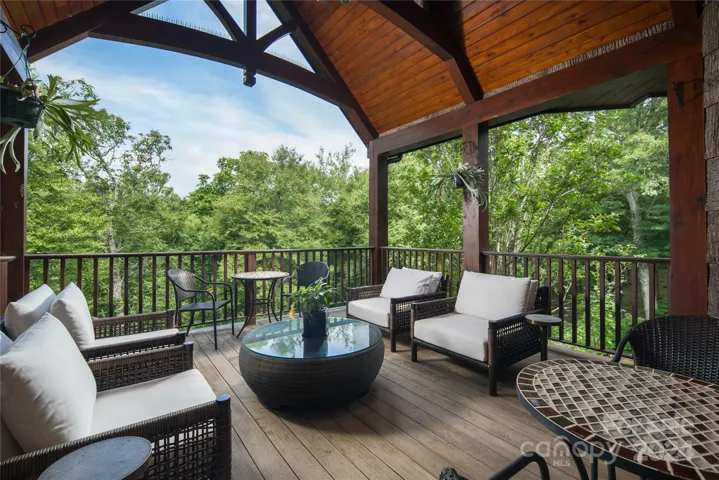 Large deck with view!