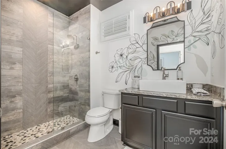 Fully Updated Guest bathroom