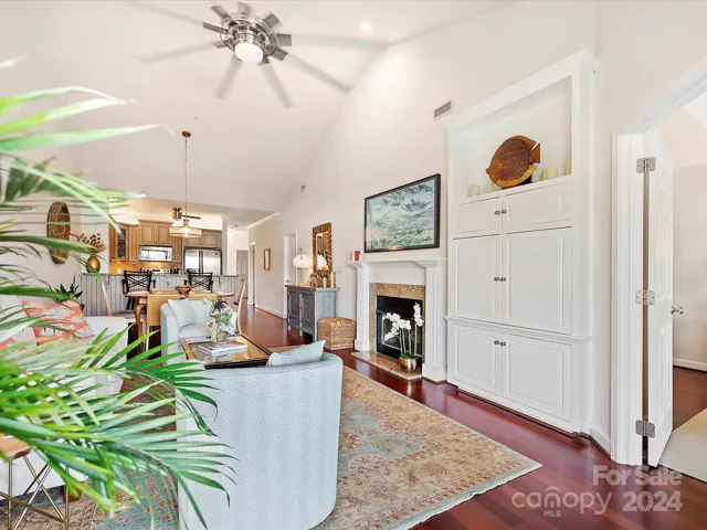 Living Room view from lake side