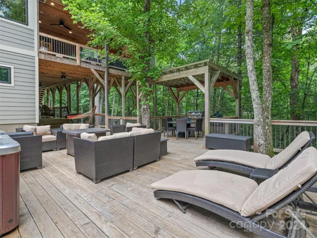 Forest Bathing Deck With Hot-Tub And Many Options For Lounging Or Entertaining