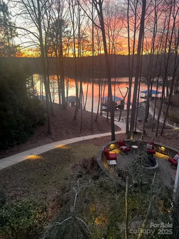 Sunset 167 Maple View Dr