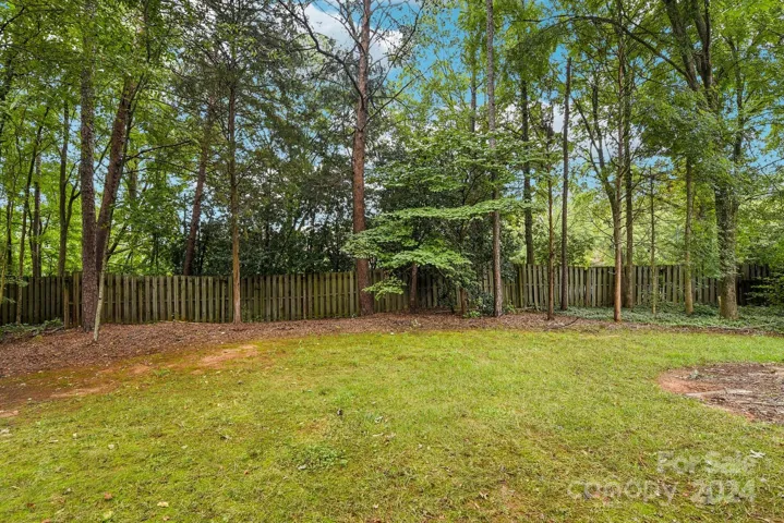 Lots of mature landscaping - privacy.