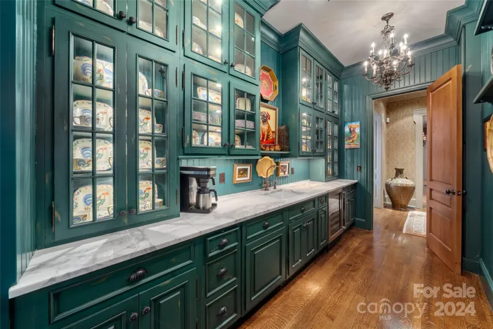 Butlers Pantry with Bosch Dishwasher an Wine Cooler with Bakers marble Countertops