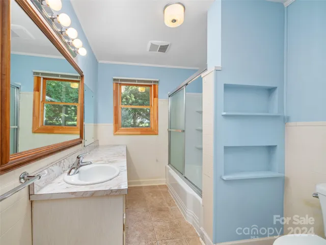 Full Bath Off Hallway