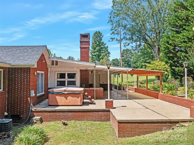 Hot tub  on open decking in back yard