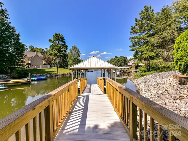 Dock