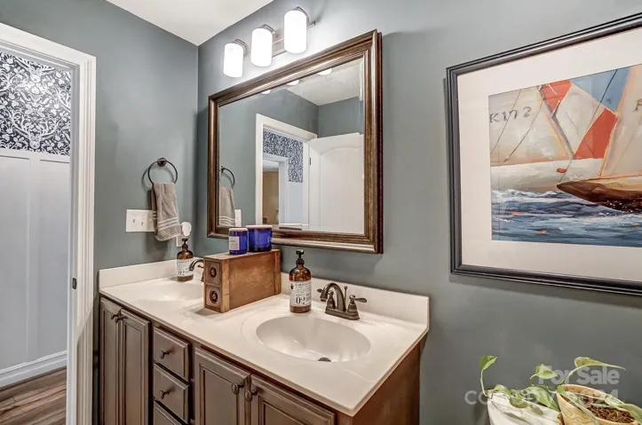 Guest full bathroom with extra storage
