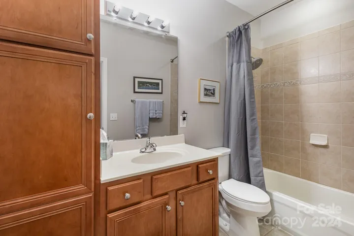2nd full bathroom complete with extra storage