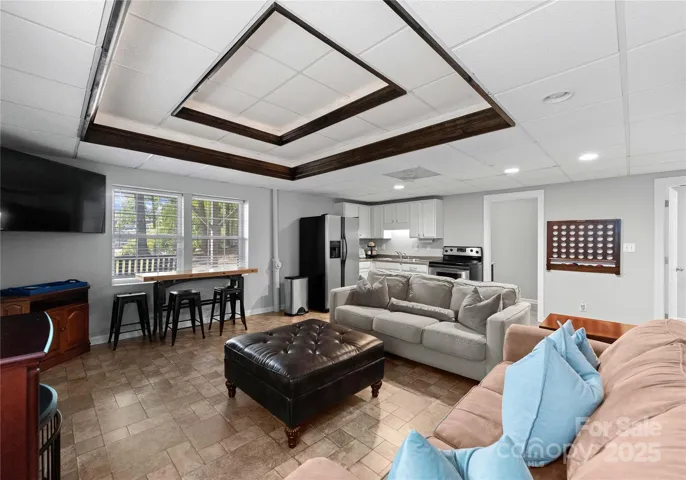 Basement level 2nd Living Quarters with Separate entrance (and indoor access to main level)