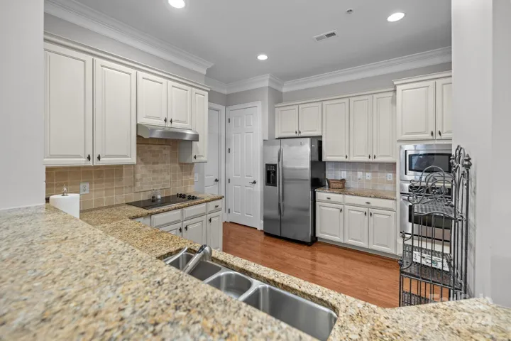 Open Kitchen