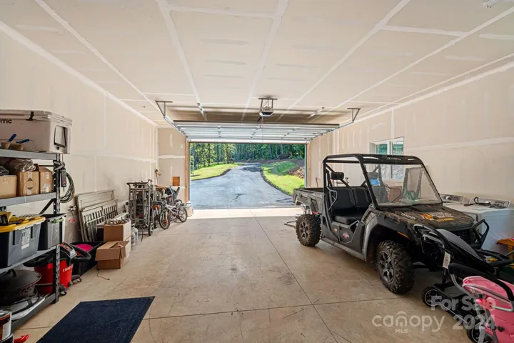 Spacious 2 Car Garage Room for a Boat