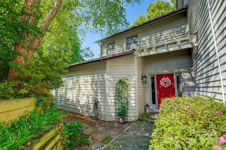 This waterfront townhome provides a well designed and open floorplan.