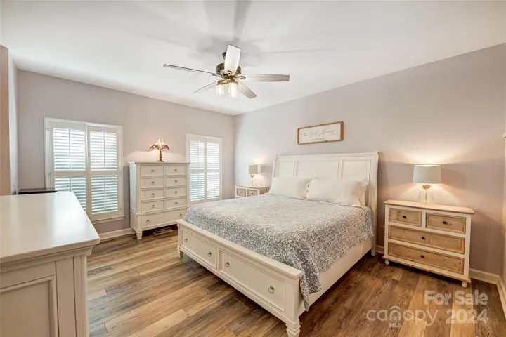 Primary suite on the main level offers privacy & convenience