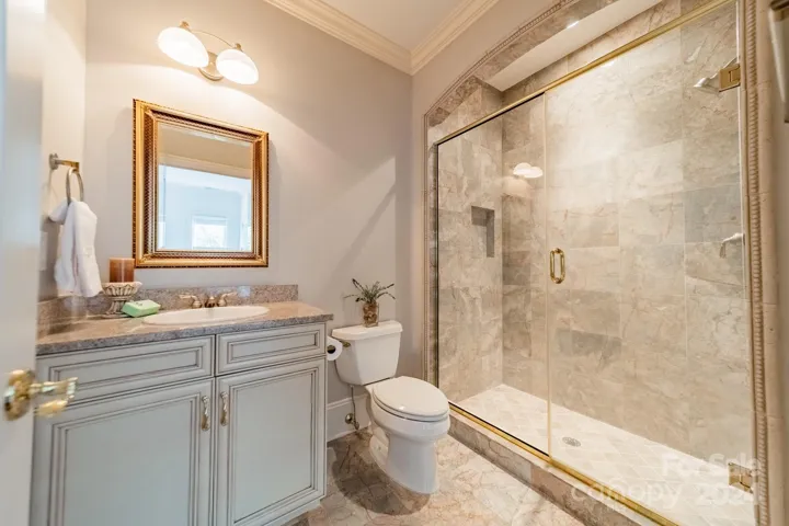 Bedroom 2 ensuite bathroom